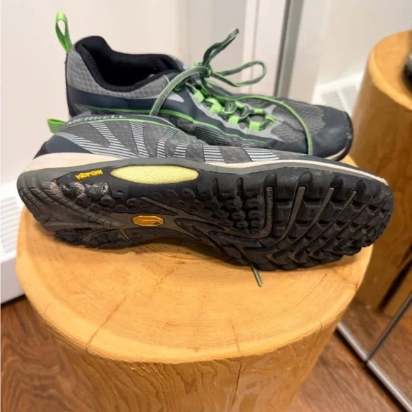 Merrell hikers - Picture 2 of 3